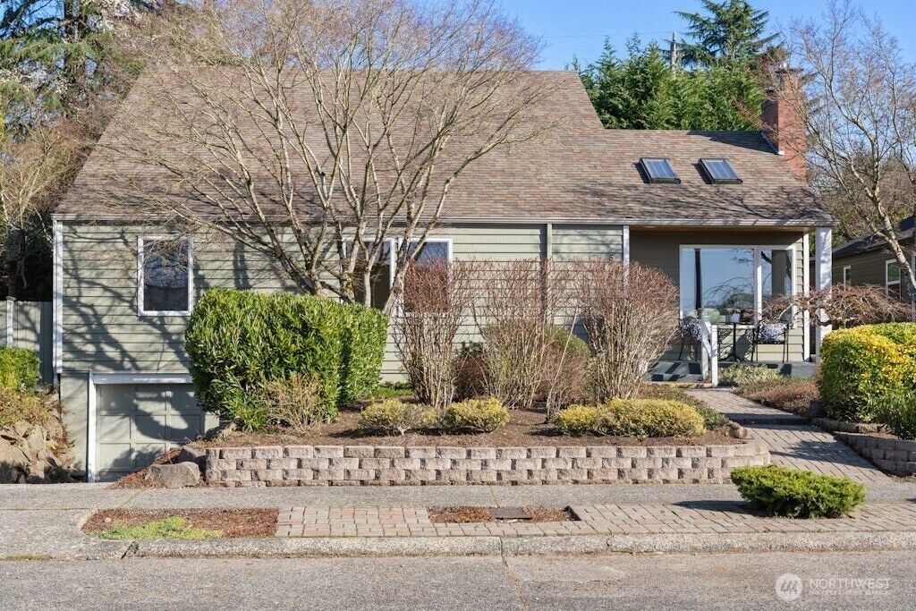 Property Photo:  5720  59th Avenue NE  WA 98105 