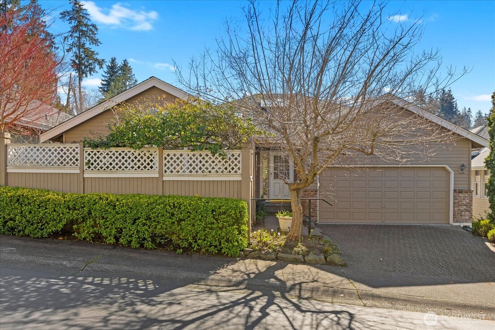 Property Photo:  612  Elm Place  WA 98020 