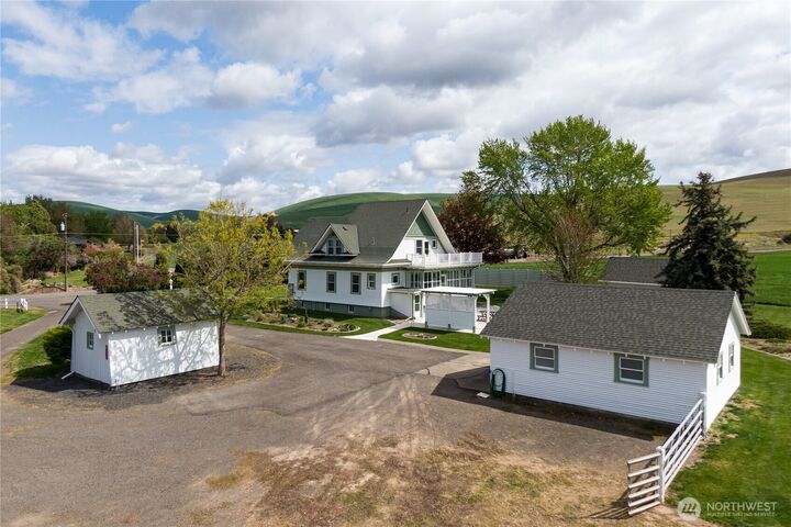 Property Photo:  633  Lower Hogeye Road  WA 99361 