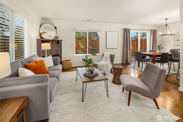 Property Photo:  9253  Fremont Avenue N  WA 98103 