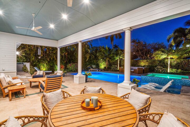 Property Photo:  1101 Thomas Street  FL 33483 