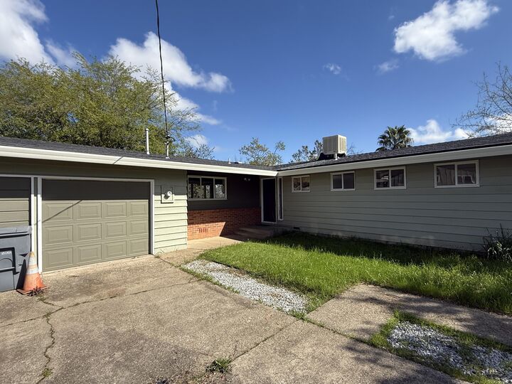 Property Photo:  1400 Riviera Drive  CA 96001 