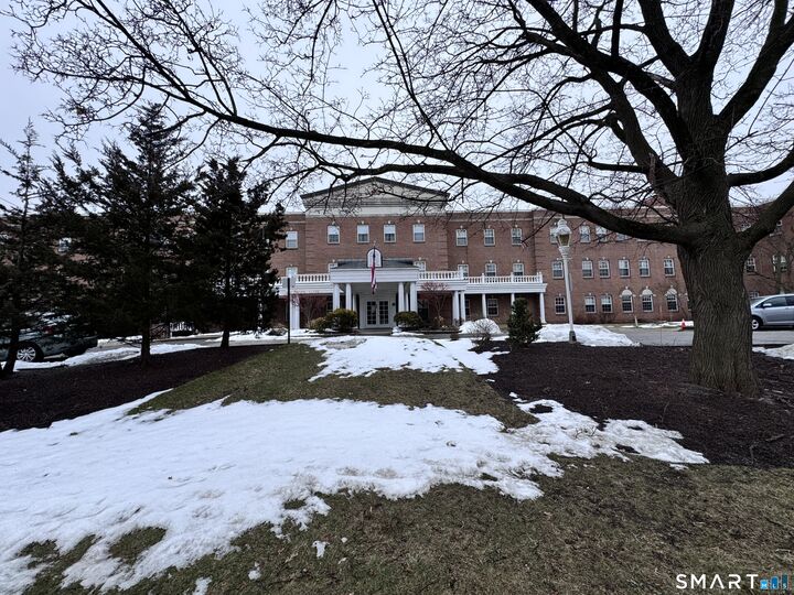 Property Photo:  59 Courtland Avenue Apt 3B  CT 06902 