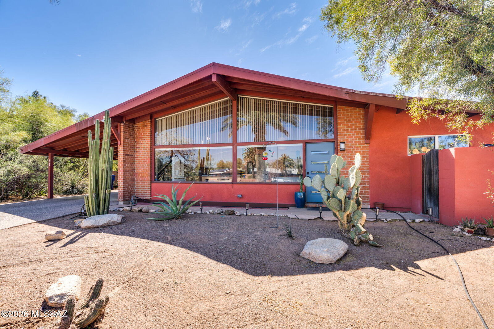 Property Photo:  824 E Mitchell Drive  AZ 85719 