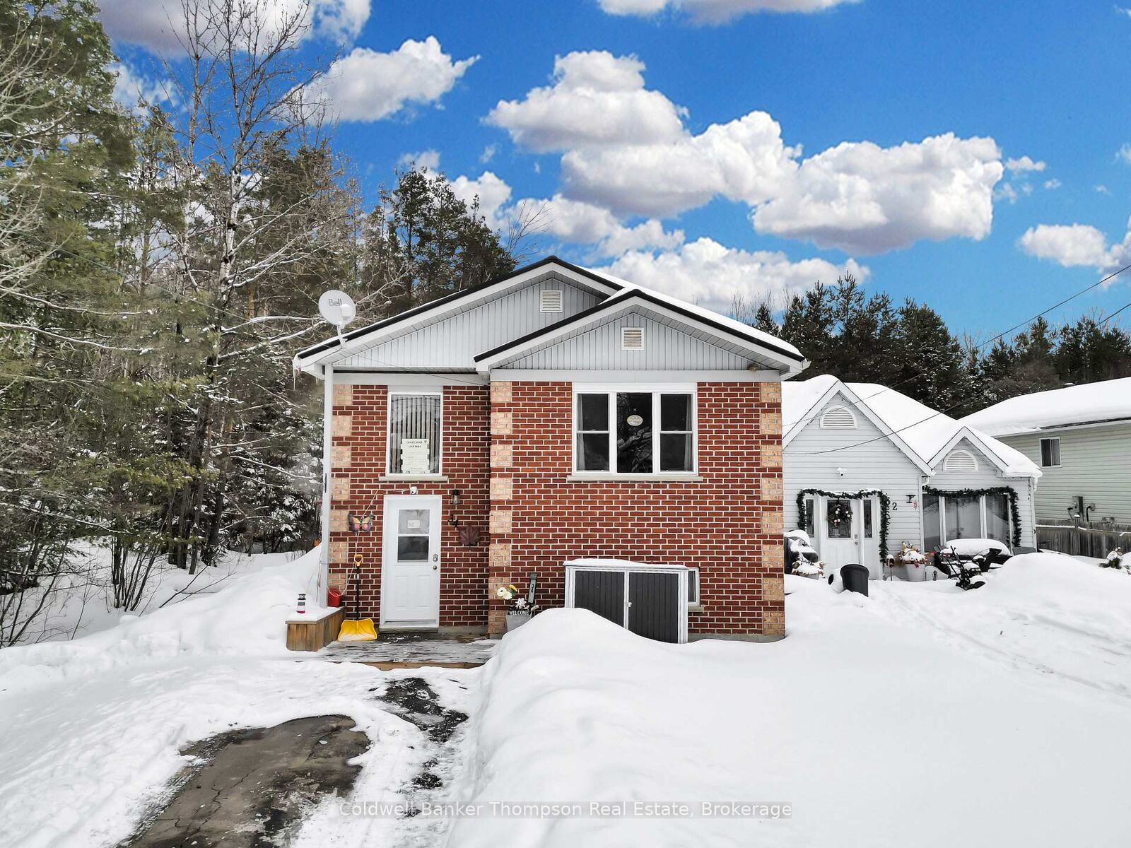 Property Photo: 34 Sabrina Park Drive ON P1H 1L8