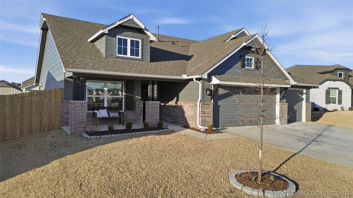 Property Photo:  2906 W Albuquerque Place  OK 74011 