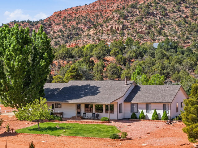 Property Photo:  898 W Grand Canyon Dr  UT 84741 
