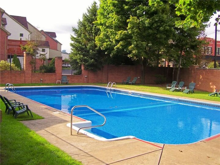 Property Photo:  100 Denniston St 422  PA 15206 