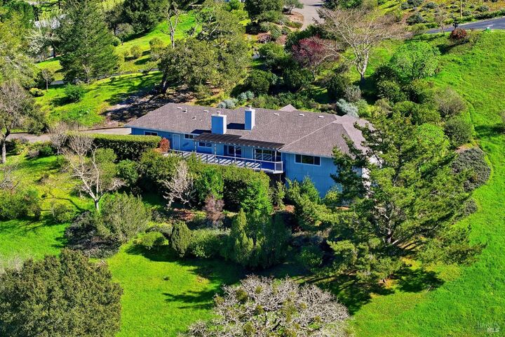 Property Photo:  437 Crestridge Place  CA 95409 