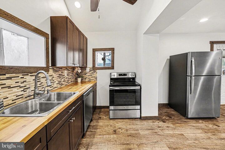 Property Photo:  418 E Main Street  PA 17011 