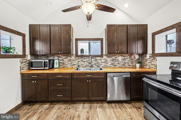 Property Photo:  418 E Main Street  PA 17011 