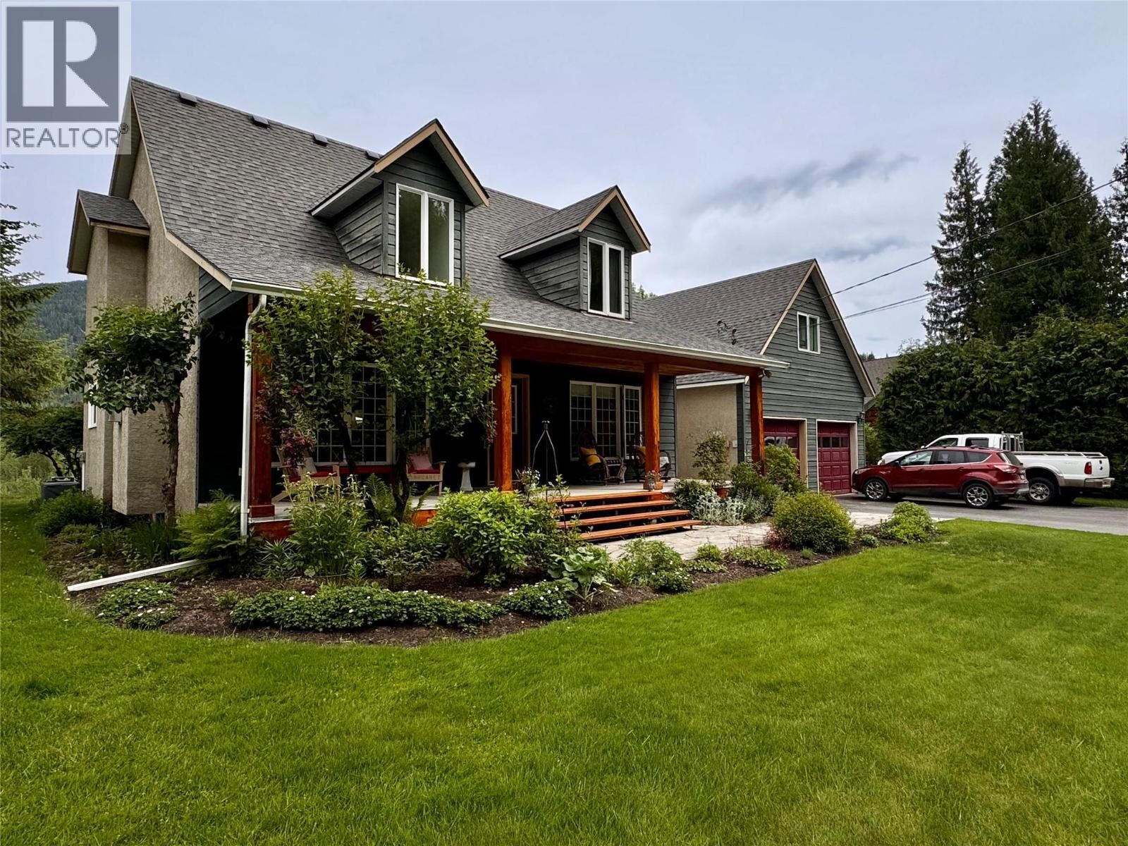 Property Photo: 1820 Illecillewaet Road BC V0E 2S0