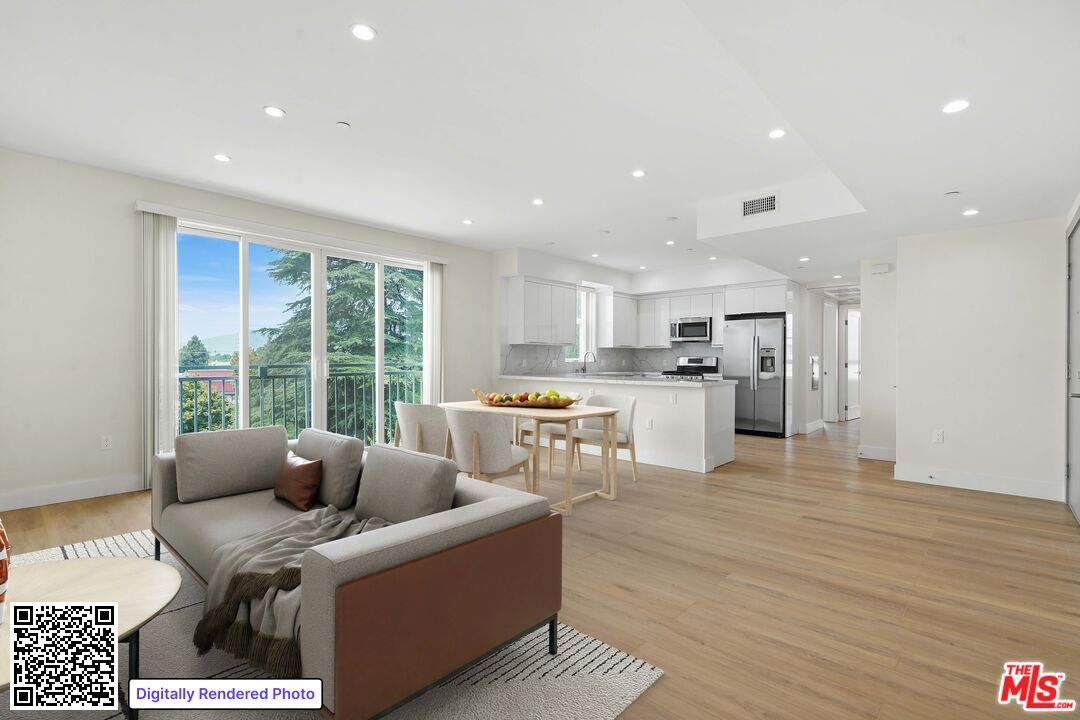 Property Photo:  11042 La Maida St  CA 91601 