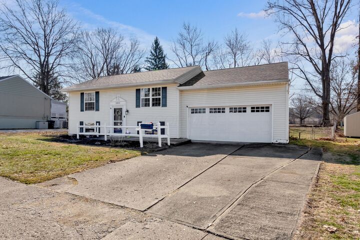 Property Photo:  1880 Shasta Drive  OH 43130 