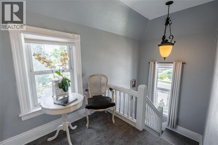 Photo de la propriété:  224 Vidal Street South  ON N7T 2T7 