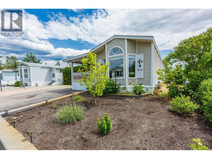 Property Photo:  720 Commonwealth Road 203  BC V4V 1S1 