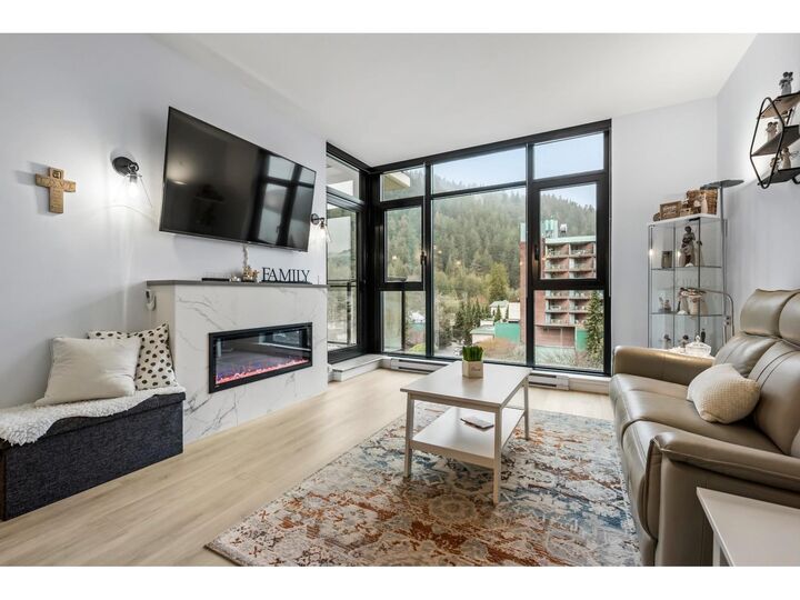 Property Photo:  120 Esplanade Avenue 608  BC V0M 1K0 