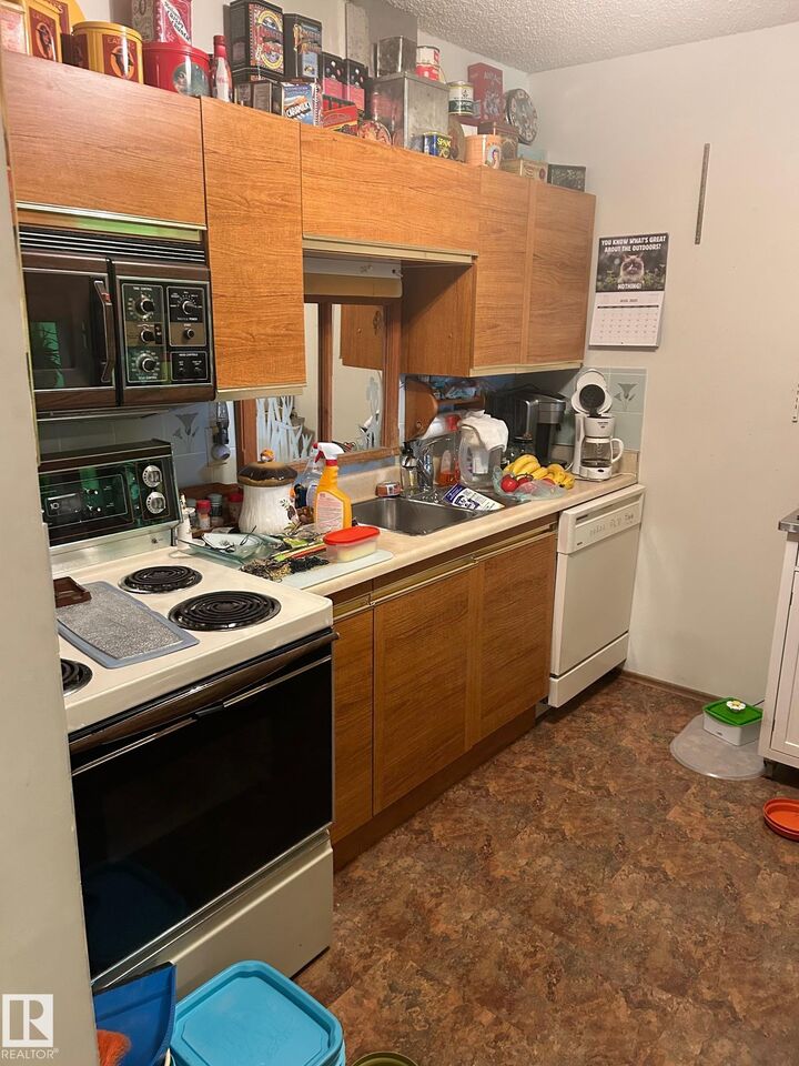 Property Photo: 10743 107 Street NW 401 AB T5H 2Y9