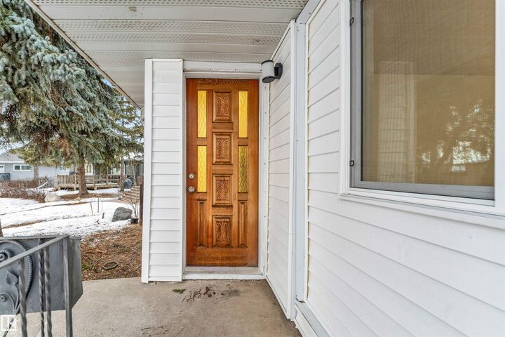 Property Photo:  12423 91 Street NW  AB T5B 4C7 