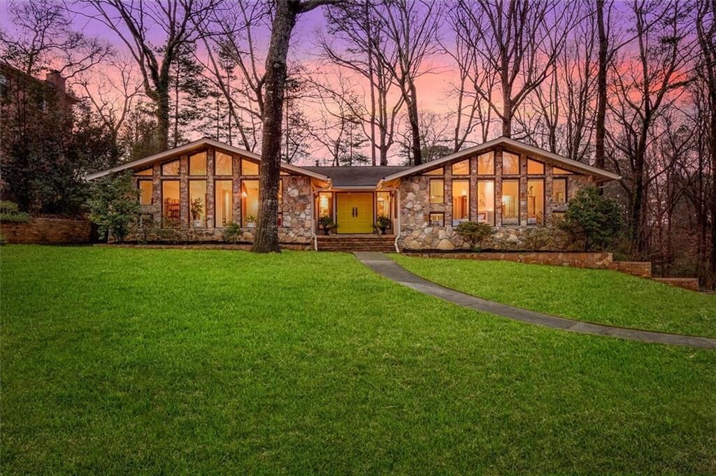 Property Photo:  5129 Stratham Drive  GA 30338 