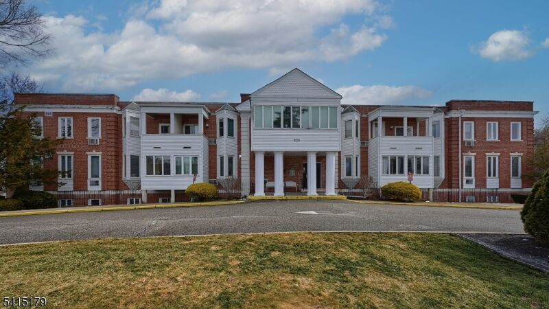 Property Photo:  520 Turnpike C222  NJ 07444 