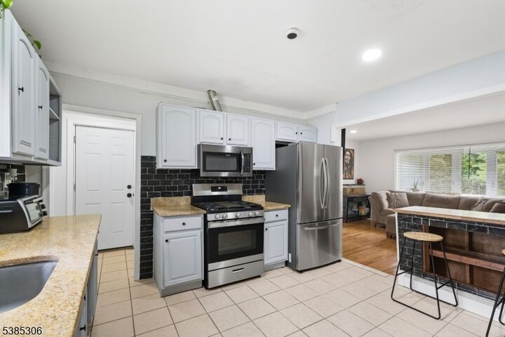 Property Photo:  212 Route 23  NJ 07419 