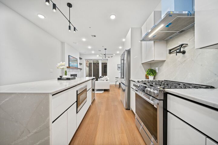 Property Photo:  192 Cambridge Ave A  NJ 07307 