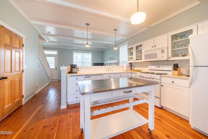 Property Photo:  158 Elderberry Way  OR 97341 