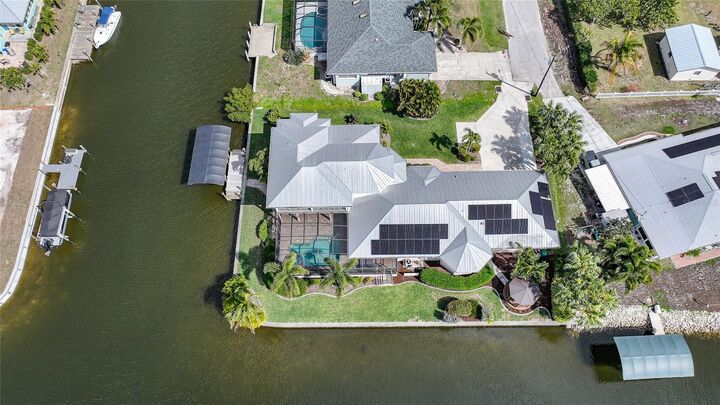 Property Photo:  534 Canal Way  FL 33950 