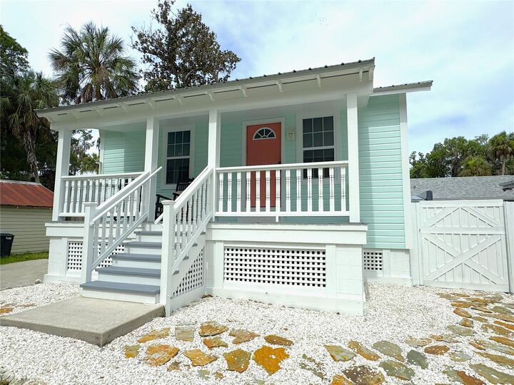 Property Photo:  222 NE 1st Avenue  FL 34429 