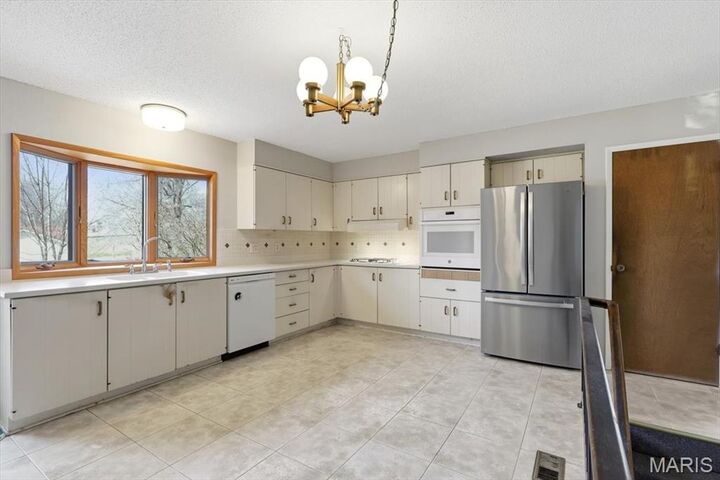 Property Photo: 2181 Cherrycove Court MO 63043