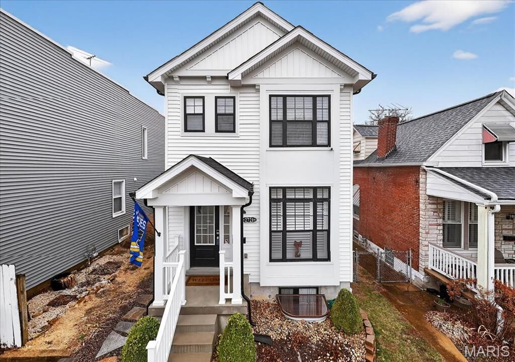 Property Photo:  2721 January Avenue  MO 63139 