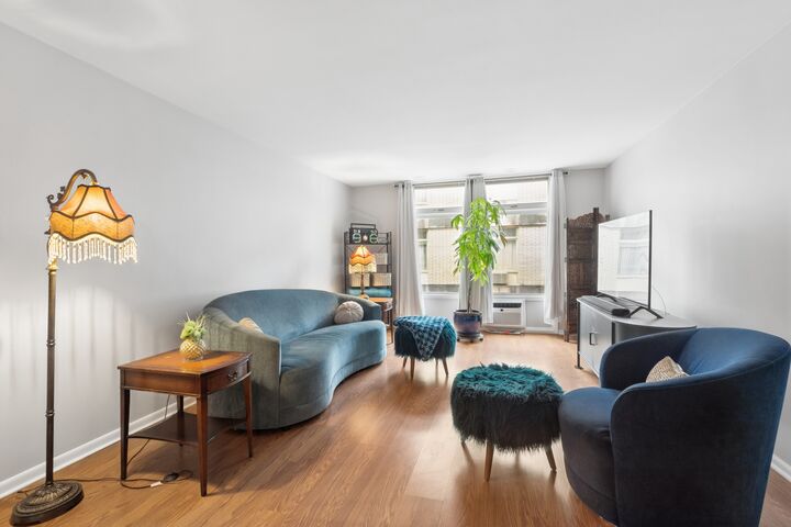 Property Photo:  222 N Marion Street 2J  IL 60302 