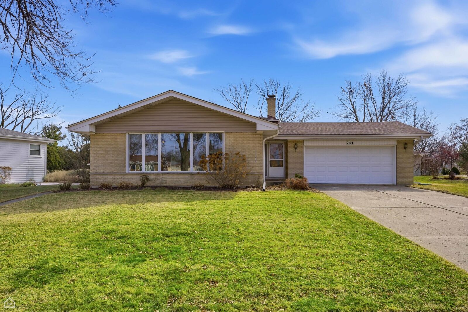 Property Photo:  701 Preston Lane  IL 60193 