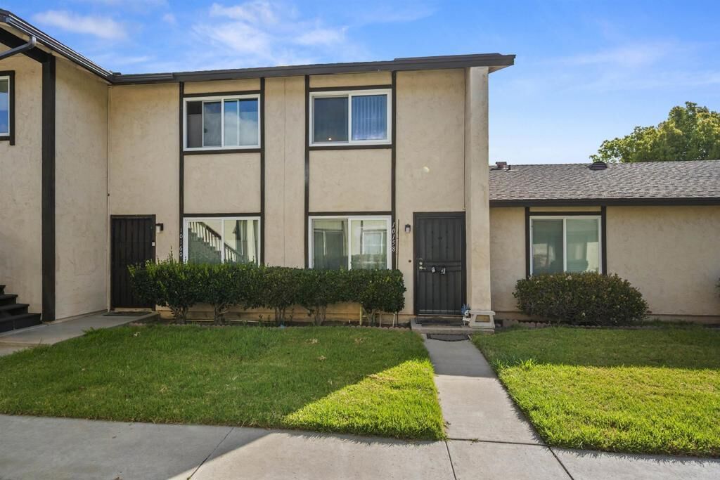 Property Photo: 10158 Carefree Dr CA 92071
