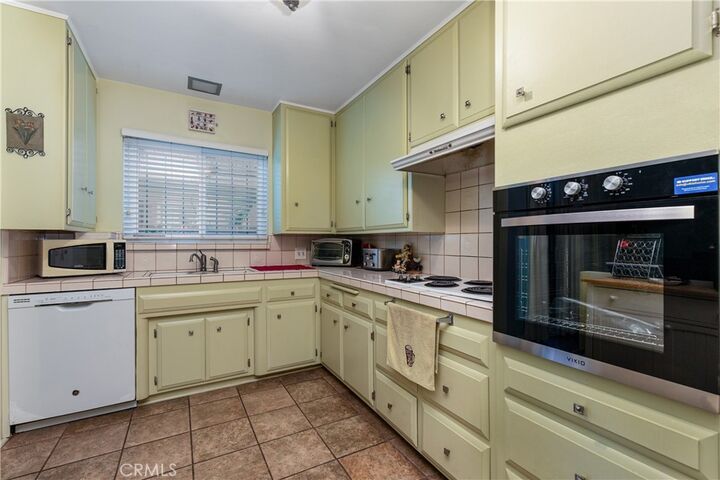 Property Photo:  1273 E Appleton St 3  CA 90802 