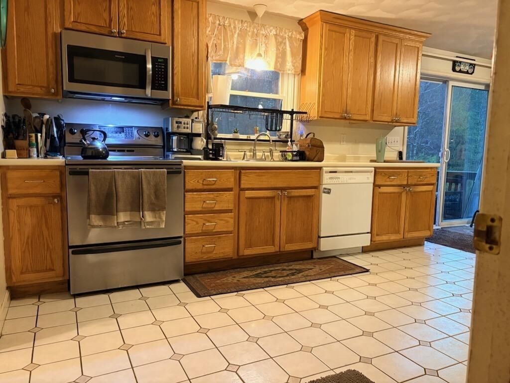 Property Photo: 7 Chapman Way NH 03833