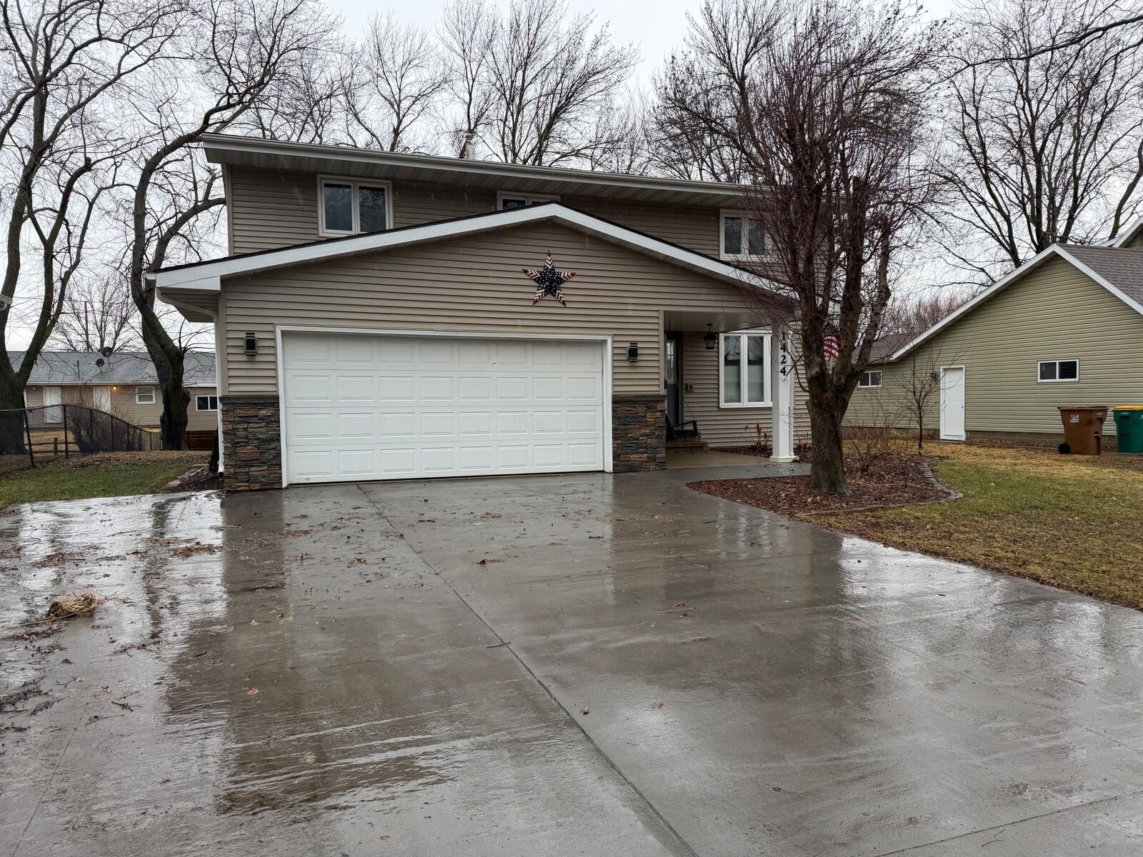 Property Photo:  1424 Penn Avenue  MN 56007 