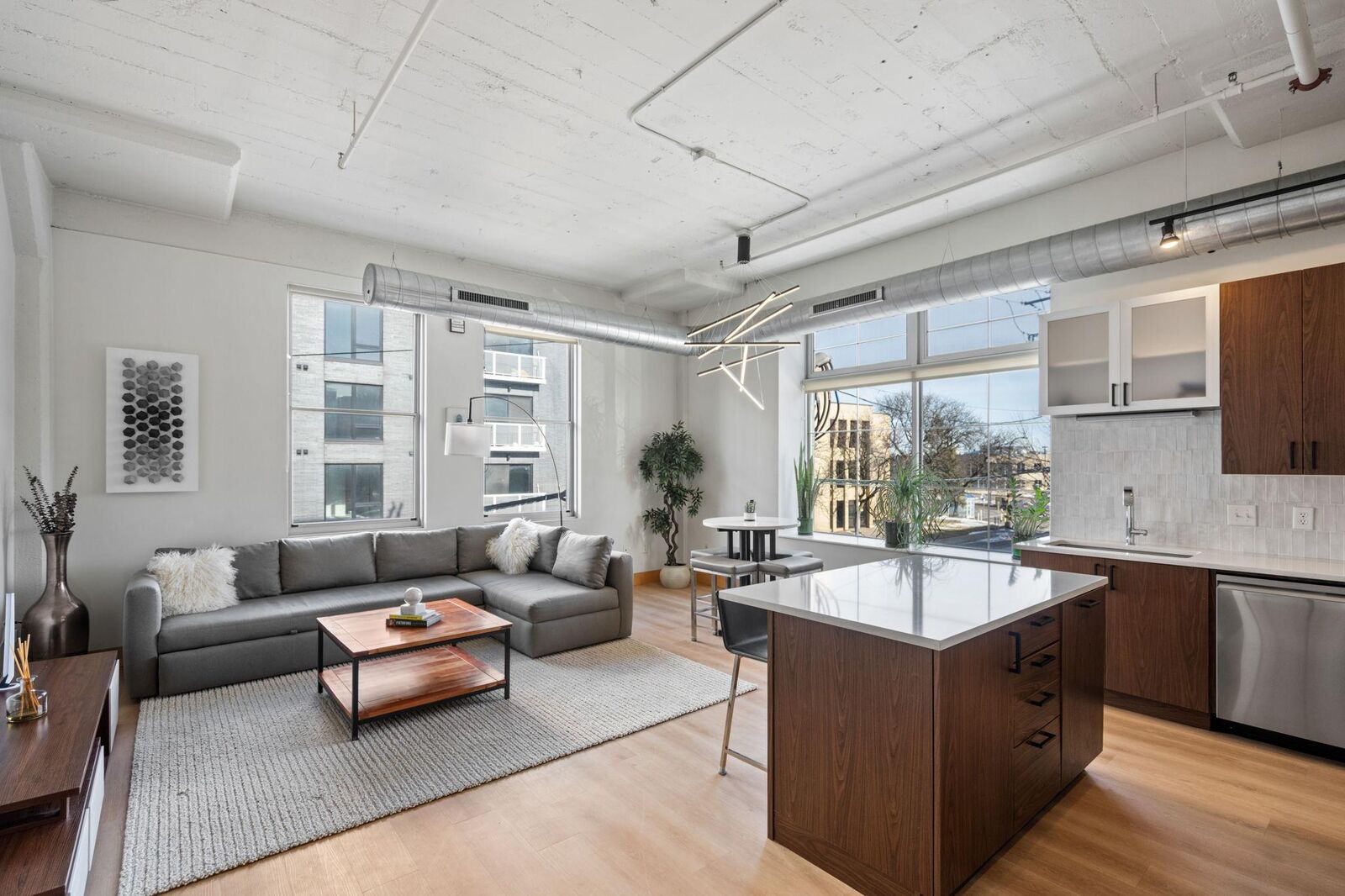 Property Photo:  918 3rd Street N 211  MN 55401 