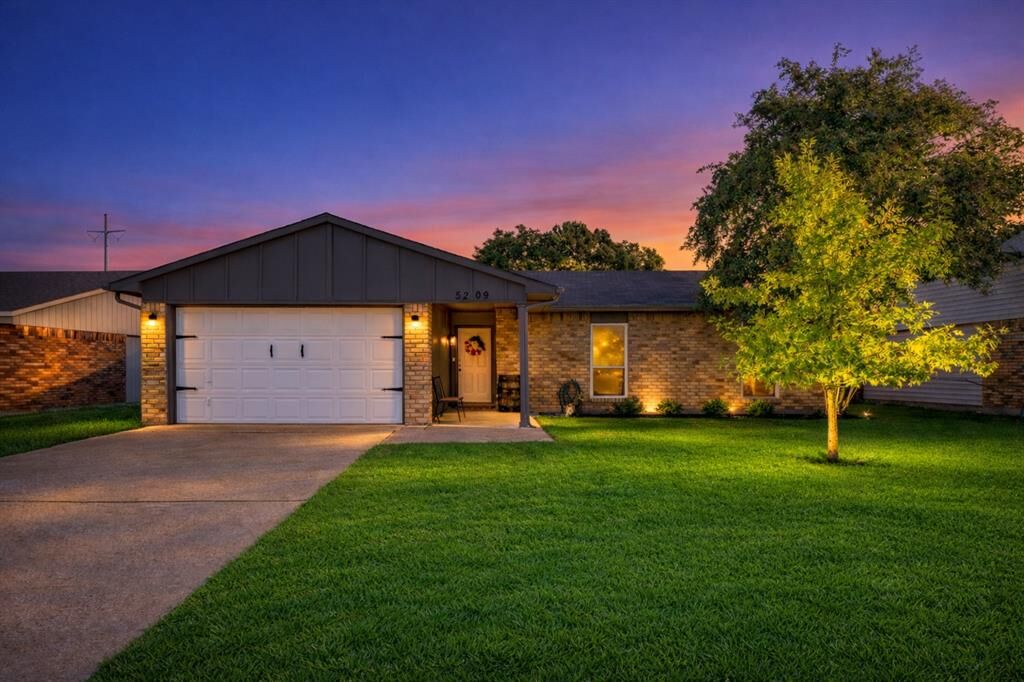 Photo de la propriété:  5209 Baker  TX 75056 