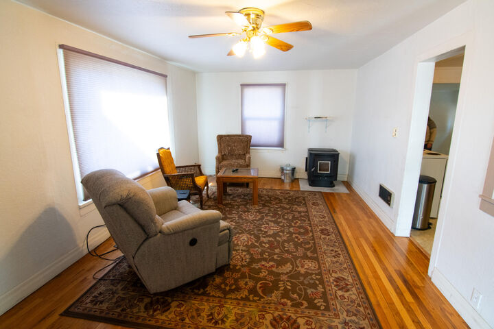 Property Photo:  398 SE Court Street  OR 97754 