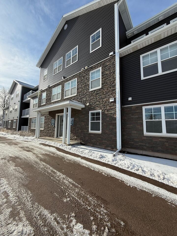 Property Photo:  29 Stratford Road 101  PE C1B 1T4 