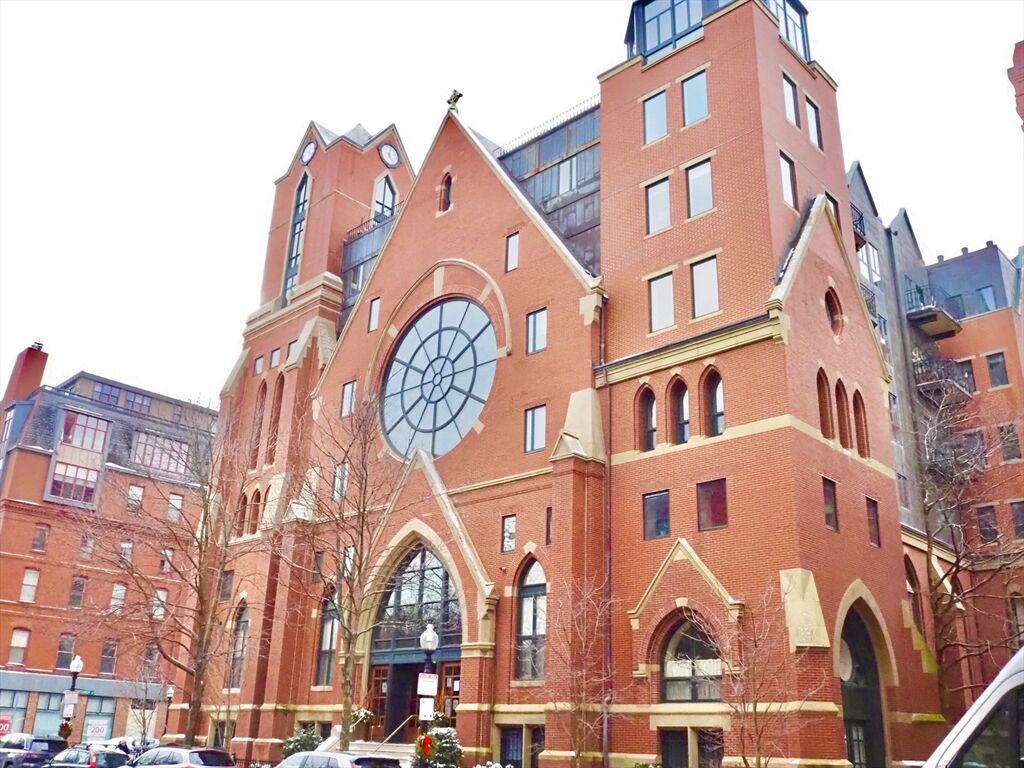 Property Photo:  2 Clarendon Street 204  MA 02116 