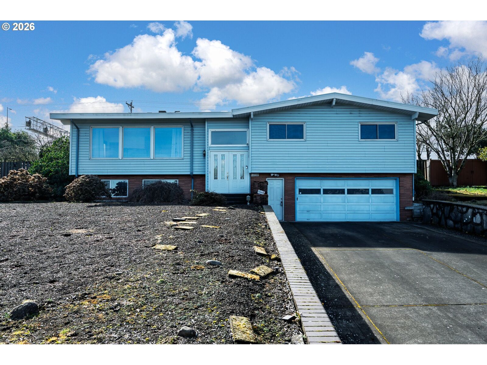 Property Photo: 12340 NE Rose Pkwy OR 97230