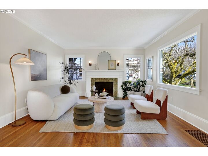 Property Photo:  4313 NE Hazelfern Pl  OR 97213 