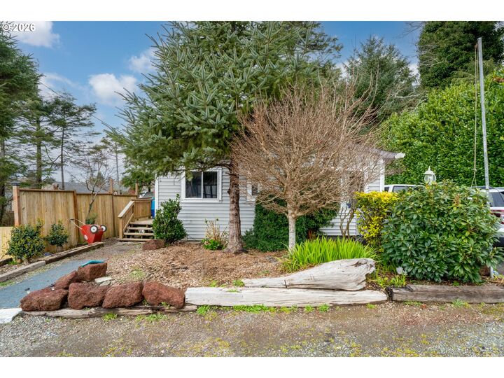 Property Photo:  1040 NE 12th Ave  OR 97136 