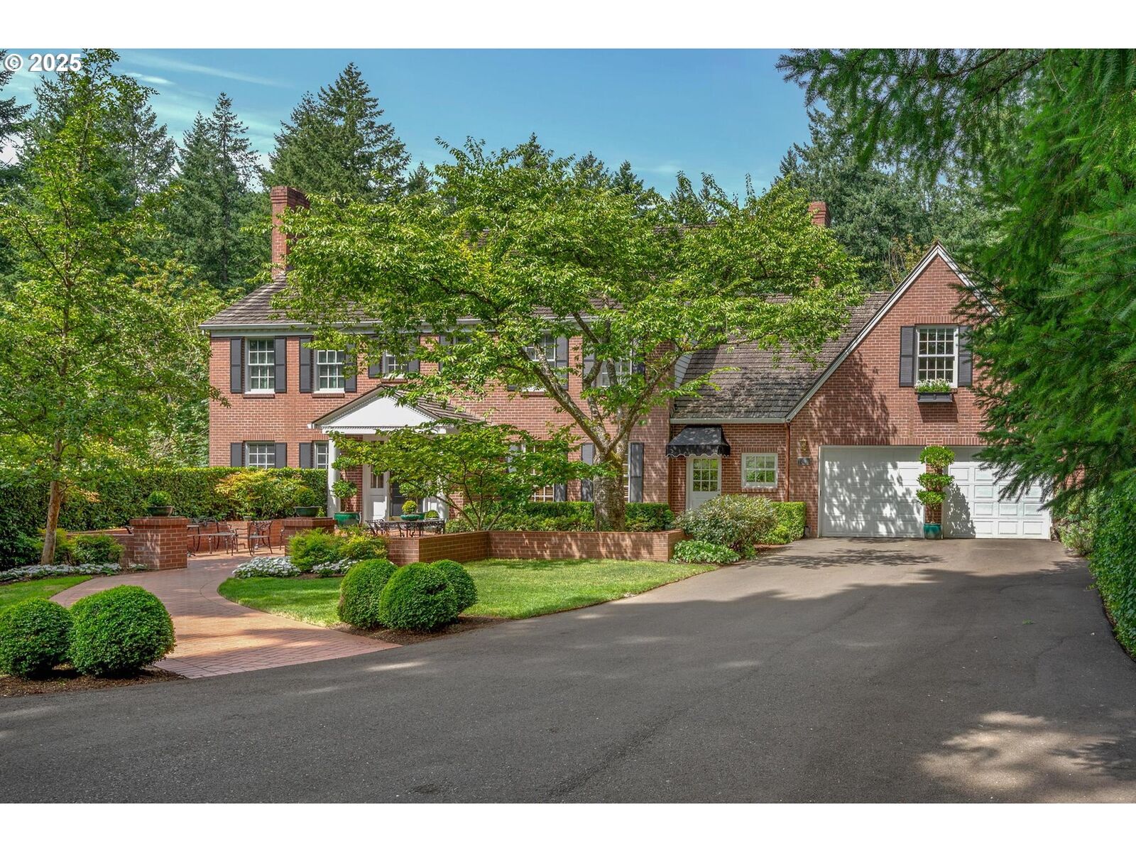 Property Photo:  1439 SW Highland Rd  OR 97221 