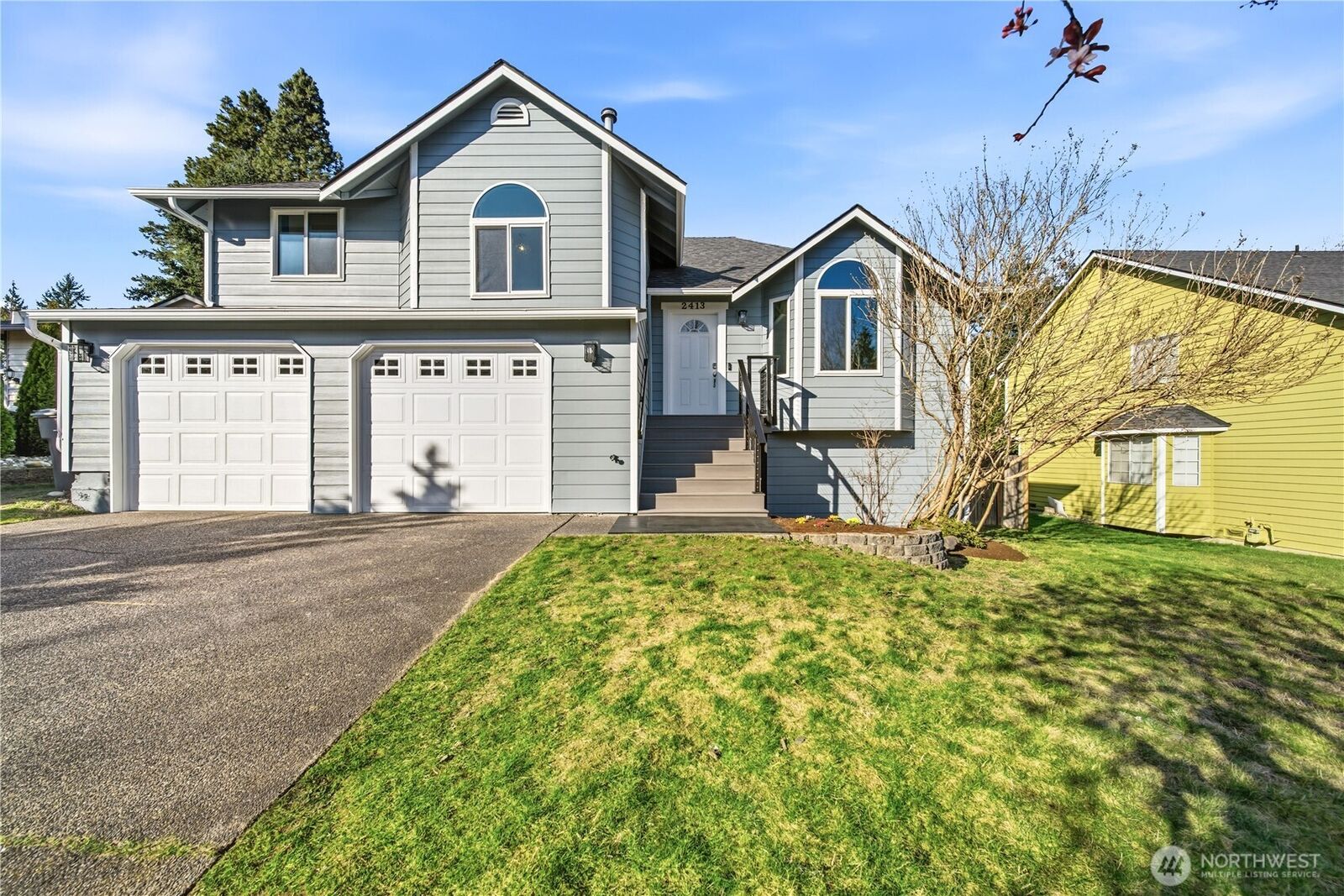 Property Photo: 2413 98th Street SE WA 98208