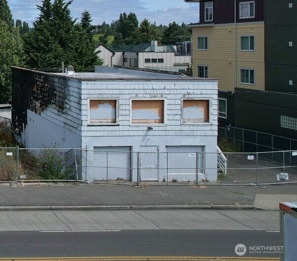 Property Photo:  320 NW 85th Street  WA 98117 