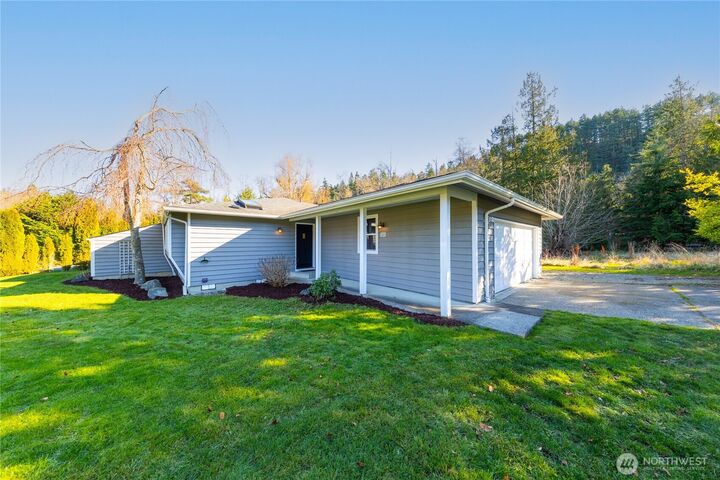 Property Photo: 523 Kloshe Way WA 98257
